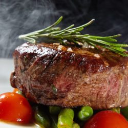 Internationale & italienische Gerichte, Kinderspeisen,… im Restaurant in Flachau