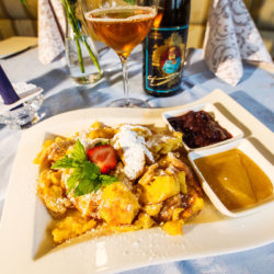 Traditionelle Gerichte, österreichische Küche, Pizza,… im Restaurant in Flachau